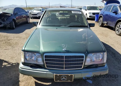 1994 Mercedes-Benz E 420 z USA, uszkodzony, nr VIN WDBEA34E1RC085144